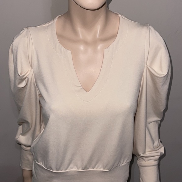 Melissa Nepton Puff Sleeve V-Neck Top P/S - Picture 3 of 9